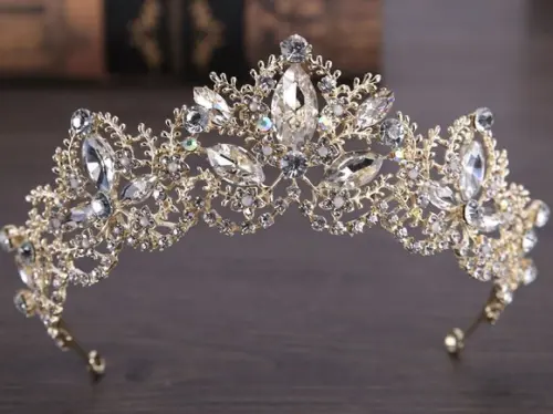 Coroa estilo barroco com Strass