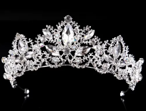Coroa estilo barroco com Strass