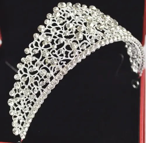 Coroa Tiara arabescos de strass