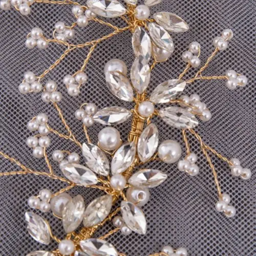Coroa Tiara com Pérolas e Cristais