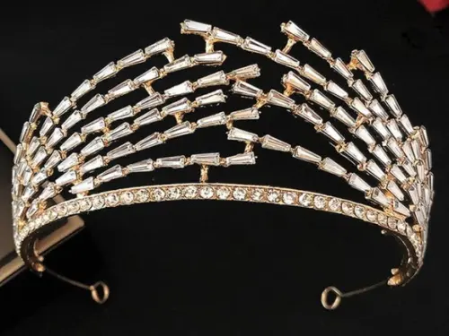 Coroa Tiara luxo de strass prata ou dourada