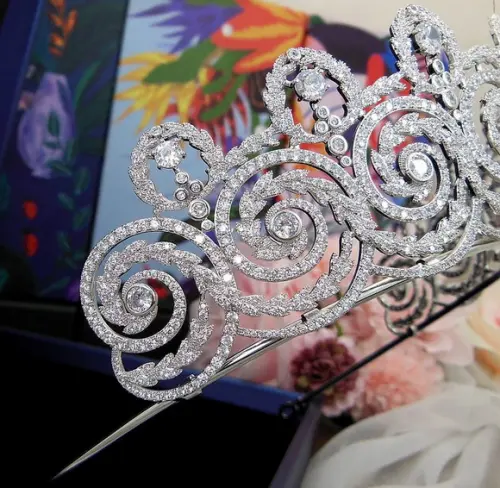 Coroa Tiara Renda de zircônia