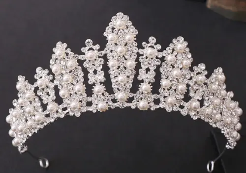 Coroa Tiara Vintage com pérolas e strass prata ou dourada