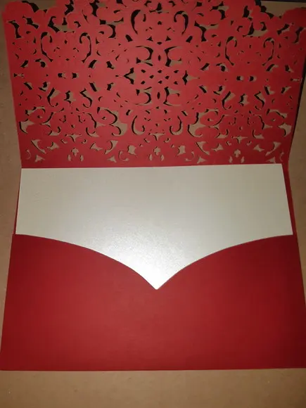 Envelope Rendado Vermelho para convite