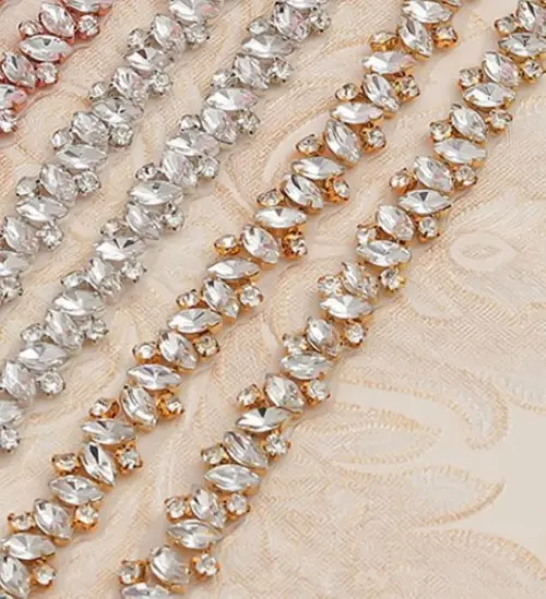 Kit com 4 apliques de 60 cm para vestidos de festa dourado