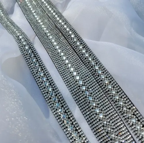 Kit com Cinto e Alças de Strass
