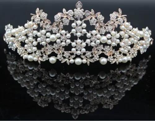 Tiara Flores de pérolas e strass