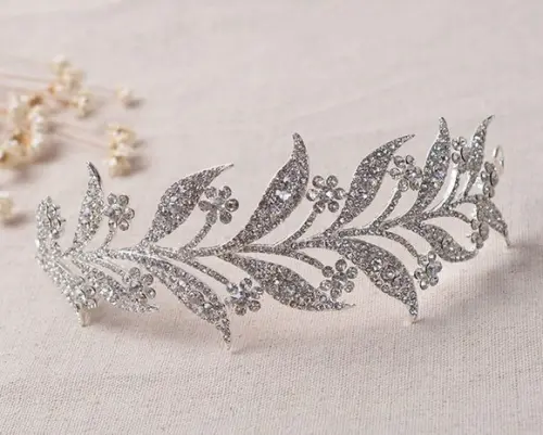 Tiara Folhas e Flores de Strass