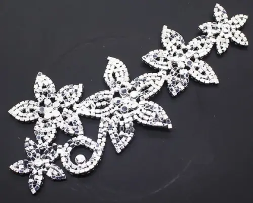 Aplique de strass Flores diversas