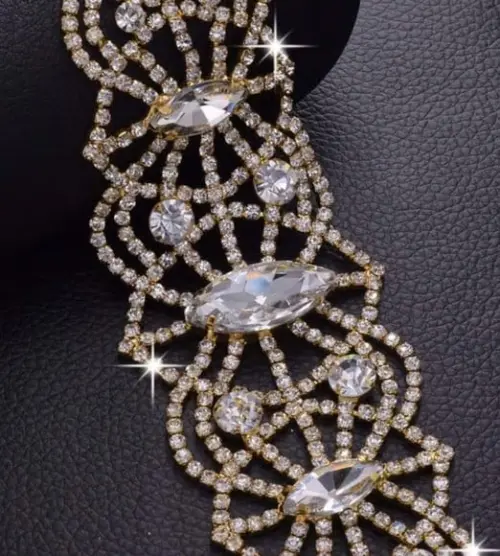 Aplique Dourado com Strass para Vestido de Noiva ou Festa