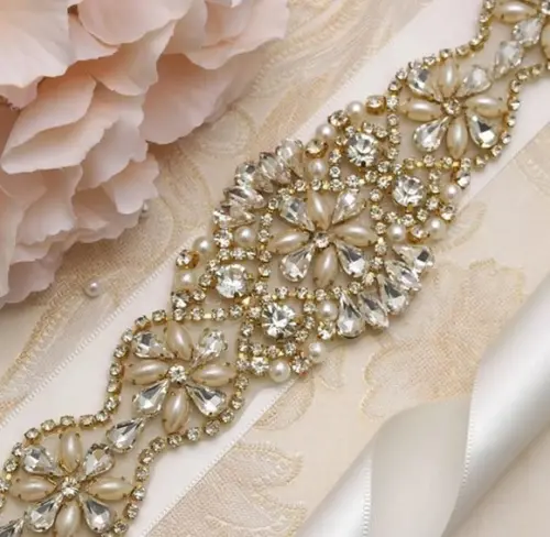 Aplique Dourado com Strass e Pérolas