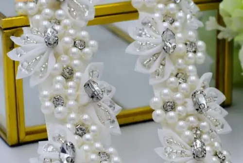 Cinto Bordado com pérolas, flores e strass