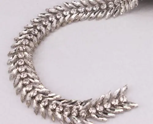 Cinto de Metal com Pedraria Prata