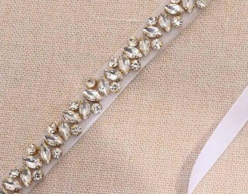 Cinto de strass dourado fino