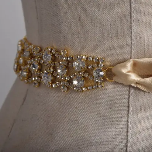 Cinto de Strass Dourado Luxuoso