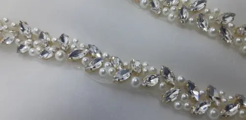 Cinto de Strass e Pérolas Dourado