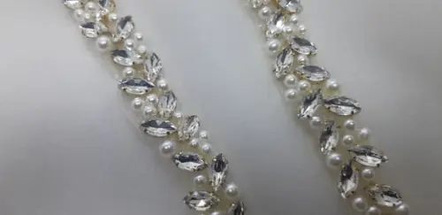 Cinto de Strass e Pérolas Dourado