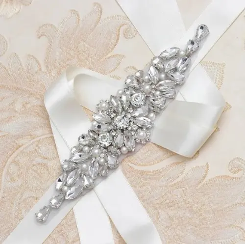 Cinto de strass e pérolas prata
