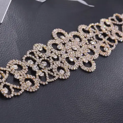 Cinto de strass luxo dourado