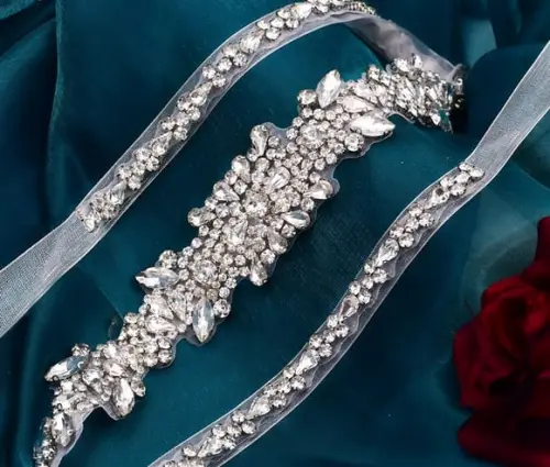 Cinto de Strass Prata Aplique 65cm
