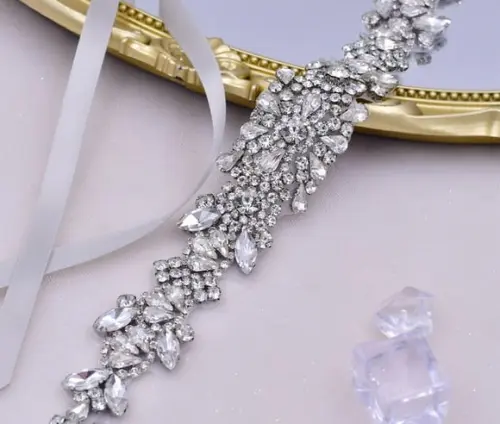 Cinto de Strass Prata Aplique 65cm