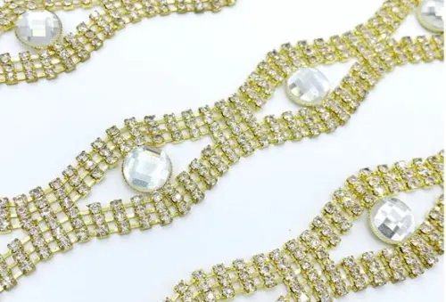 Cinto Dourado de Strass e Pedras
