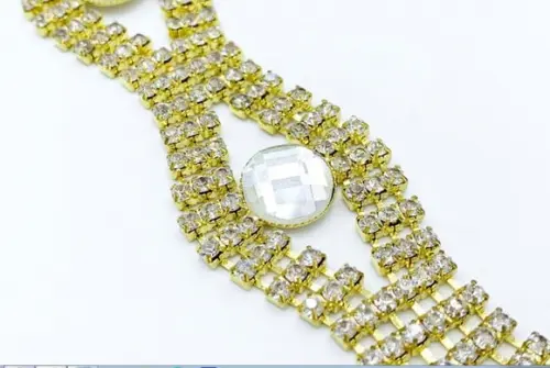 Cinto Dourado de Strass e Pedras