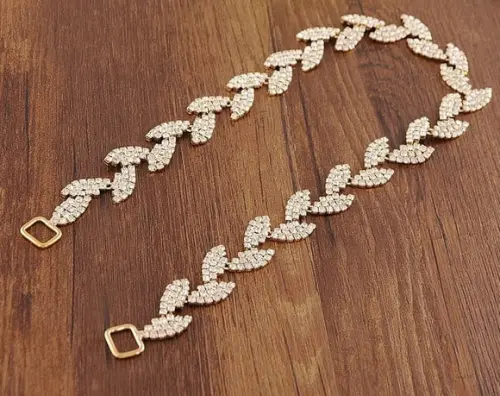 Cinto Dourado Folhas de Strass