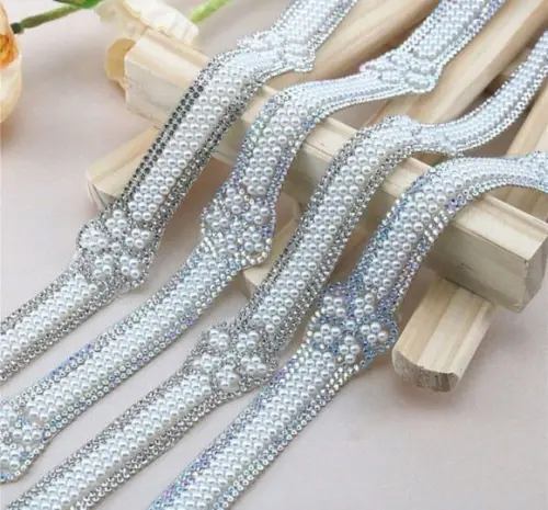 Cinto Flor de Pérolas e Strass