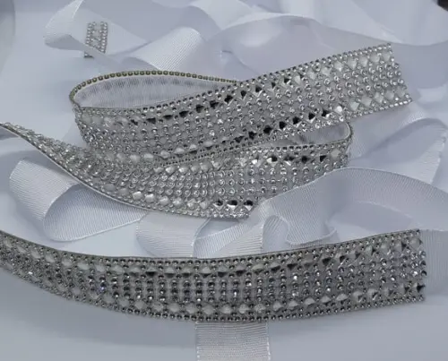 Cinto Prateado com Strass e Mini Espelhos