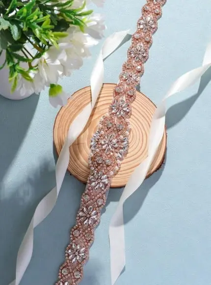 Cinto Rose Gold com Pedras e Pérolas Aplique 52cm