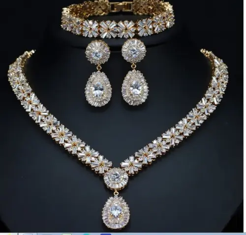 Conjunto Colar, Brinco e Pulseiras de Zircônia