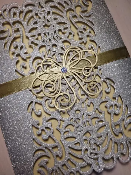 Convite Dourado com Glitter, Incluindo Impressão e Arte