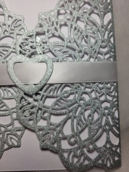 Envelope Rendado Prata com Glitter para convite casamento 15 anos