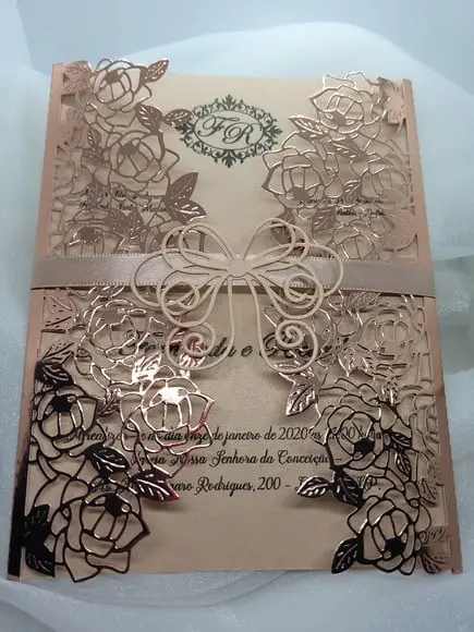 Convite Rosé Gold metalizado modelo folhas
