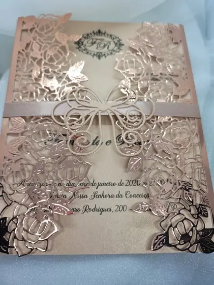 Convite Rosé Gold metalizado modelo folhas