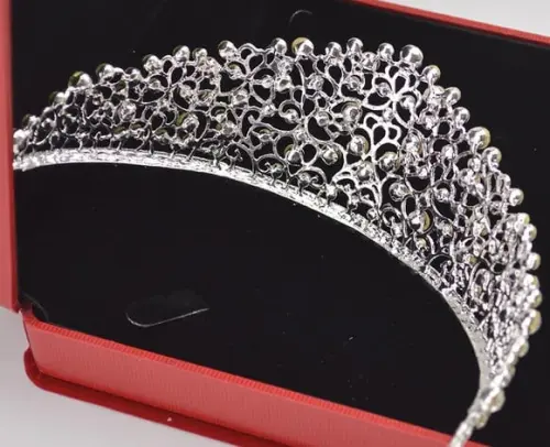 Coroa Tiara arabescos de strass