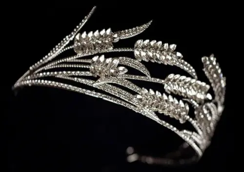 Coroa Tiara folhas de strass