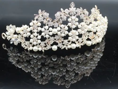 Coroa Tiara Flor de Pérolas Rosé ou Prata