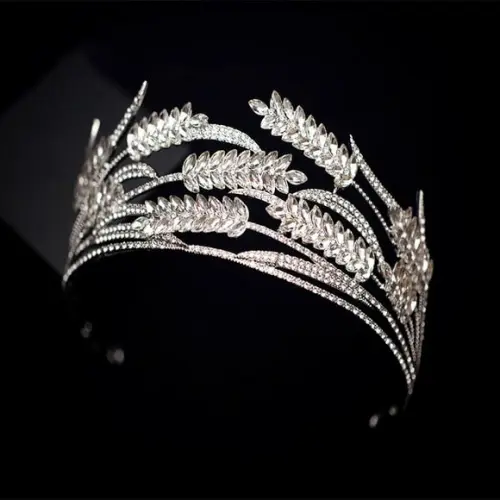 Coroa Tiara folhas de strass