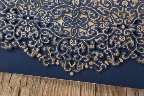 Envelope Rendado Azul e Dourado para Convite