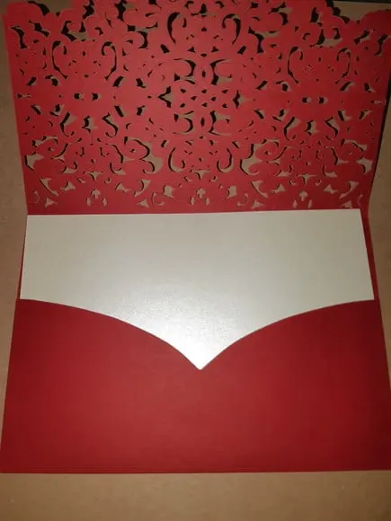 Envelope Rendado Vermelho para convite