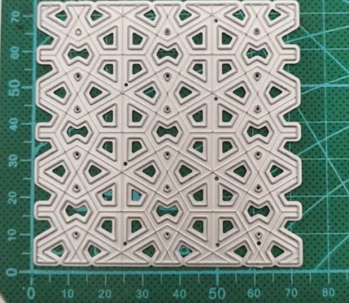 Faquinha de Corte Quadrado de Renda