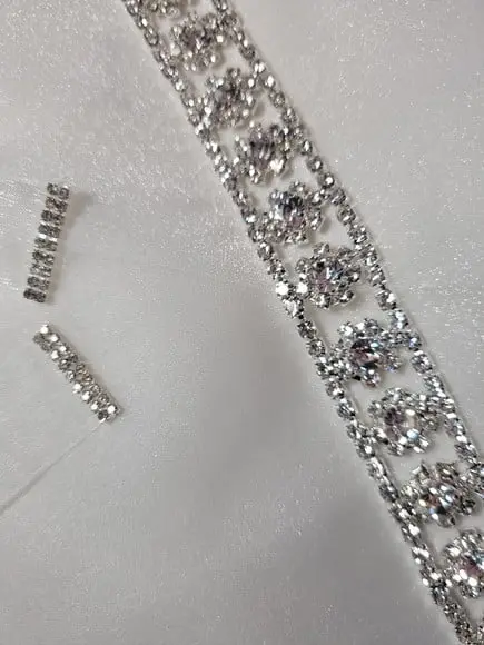 Kit com 4 Apliques Folhas de Strass Prata 56cm Cada