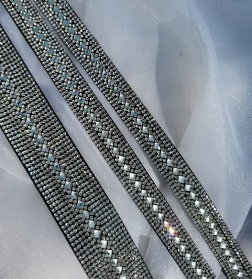 Kit com Cinto e Alças de Strass