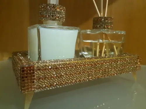 Kit Lavabo com bandeja decorada com strass e espelho