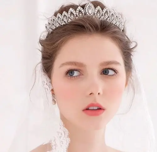 Tiara delicada de strass para noivas