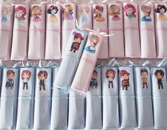 Lembrancinha Mini Lousa de Tecido Princesas