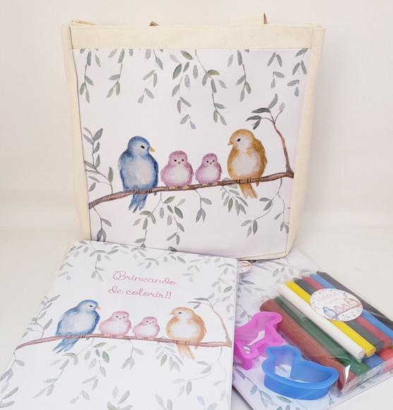 Lembrancinha Aniversário Kit Colorir e Kit Massinha Jardim