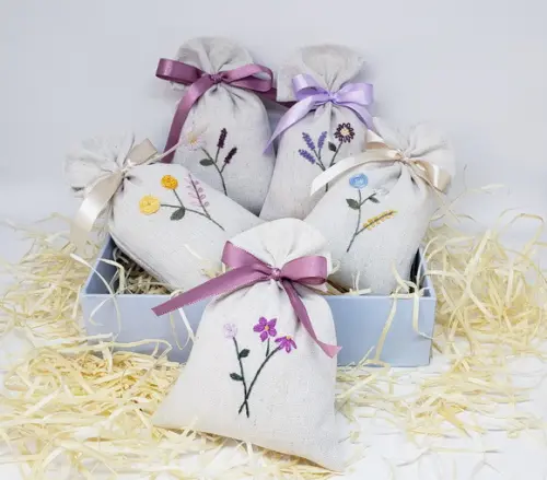 Lembrancinha Sache Perfumado Bordado